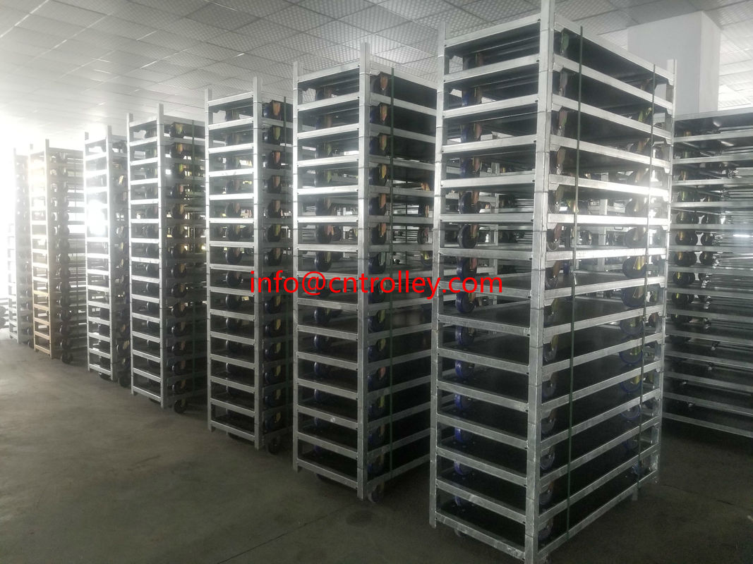 Troli Bunga Denmark Seng Galvanis Panas Menawarkan Finishing Kayu Alami dan Kapasitas Beban 40KG per Rak untuk Penanganan Bunga Komersial